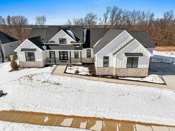 1780 Ridgemont Cir, De Pere, WI 54115