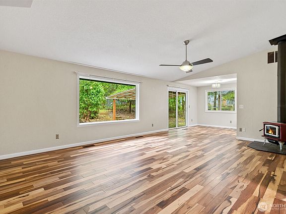 3rd image of 7817 Fairview Road SW