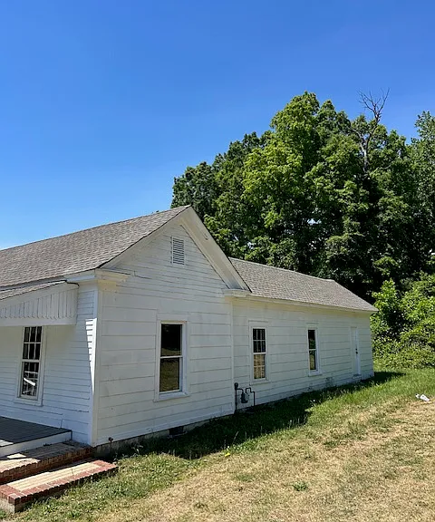 302 Ridgeway Pl — Photo 2