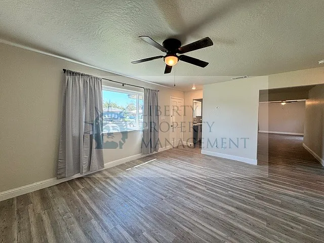 4 bed, 1406 sqft, $2,495 — Photo 2