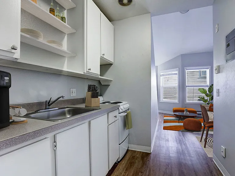 Ludlow Apartments — Photo 6