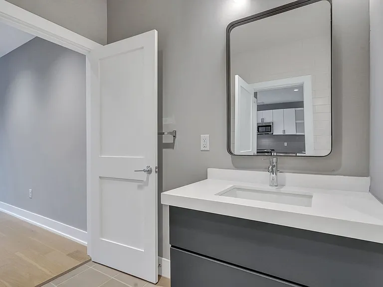 601 E 39th Street — Photo 63