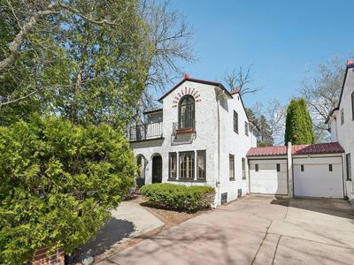 5758 N Santa Monica BOULEVARD, Whitefish Bay, WI, 53217