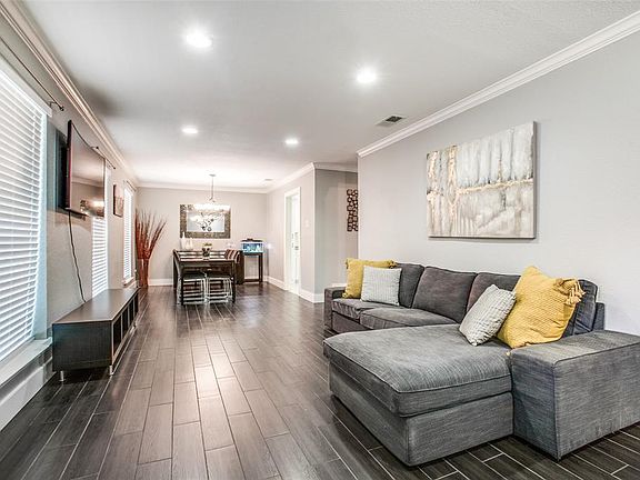 5th image of 614 Bradfield Dr