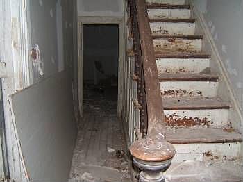 2nd image of 603 W 5th St