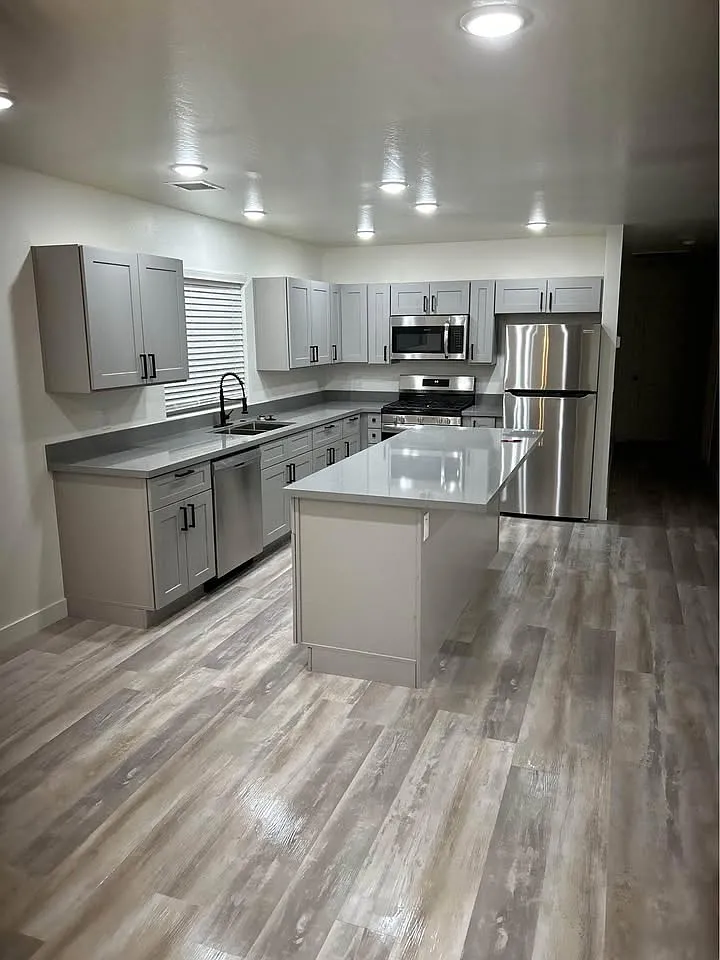 2 bed, 1240 sqft, $1,750 — Photo 2