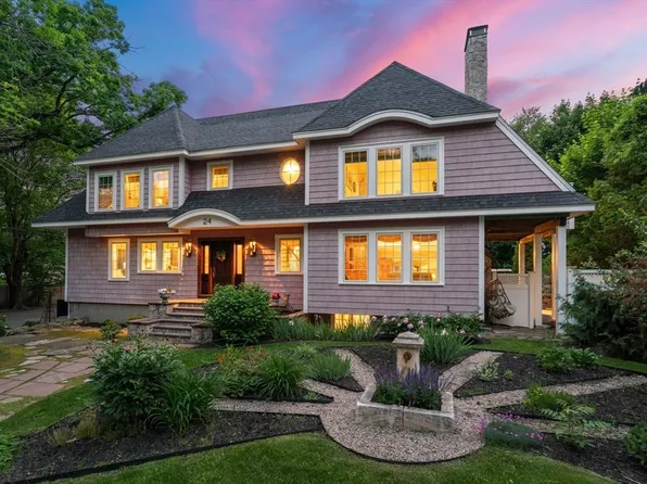 24 Mohawk Rd, Arlington, MA 02474