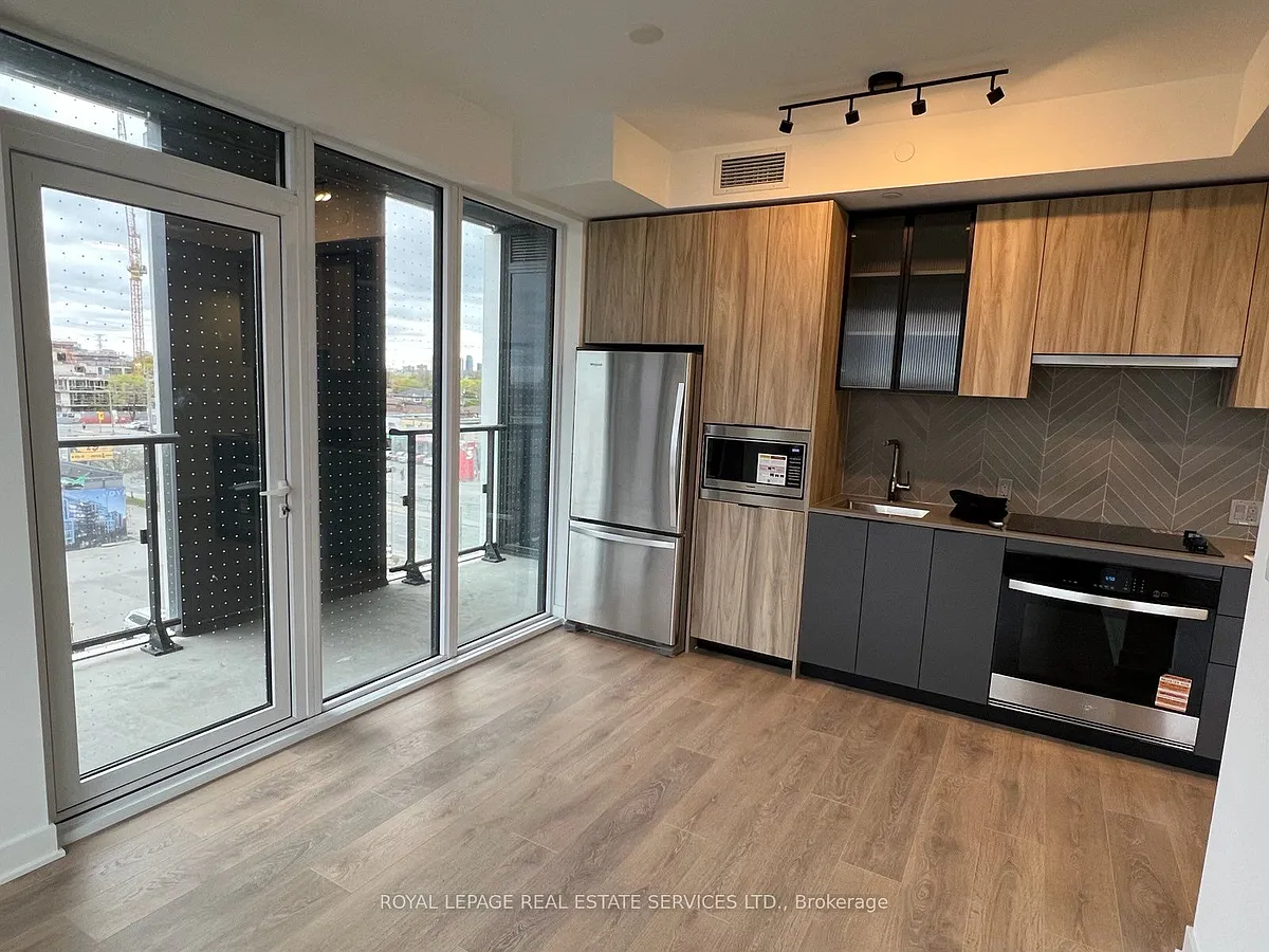 Building Photo - 1037 The Queensway #412