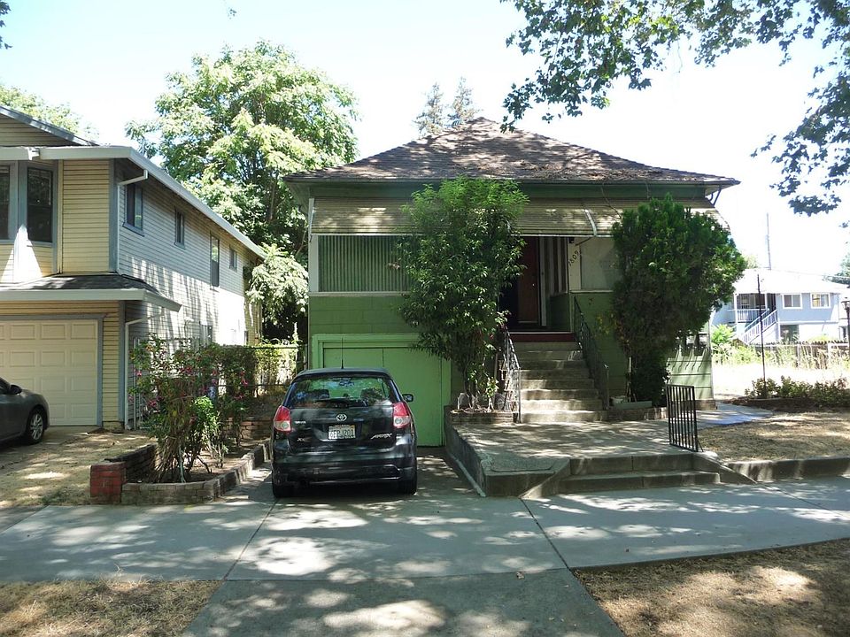 2nd image of 1809 V St