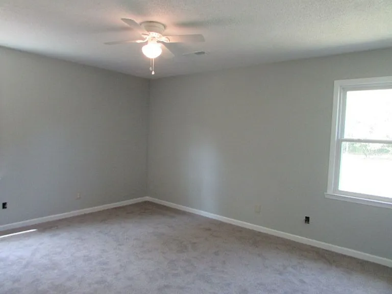 2940 Steeplechase Dr — Photo 6