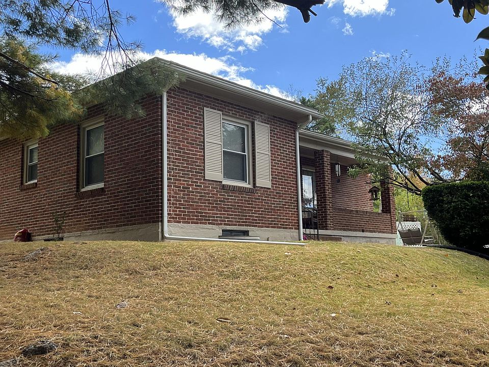 1st image of 2474 Pine Ave