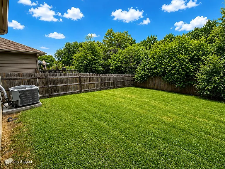 2205 Bettylou Ln — Photo 14