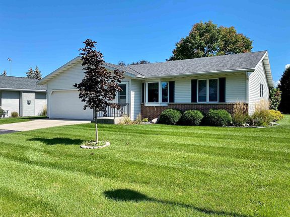 3rd image of 67 Heritage Ct