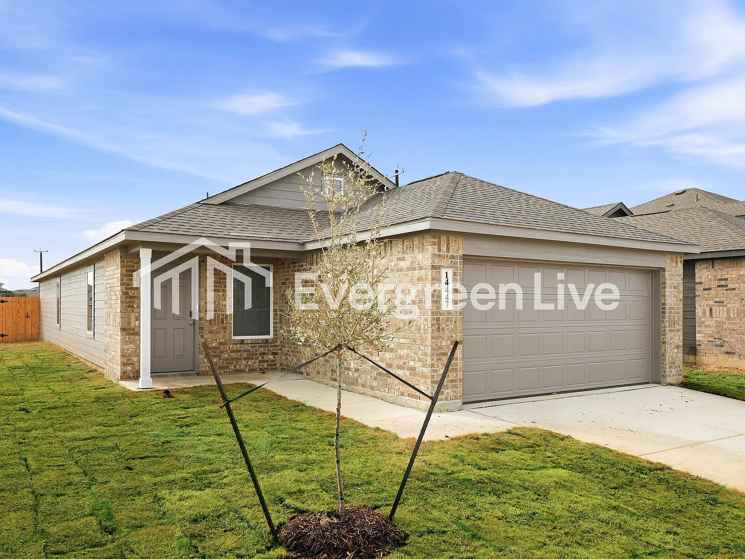 4 bed, 2.0 bath, 1600 sqft, $1,470 — Photo 2
