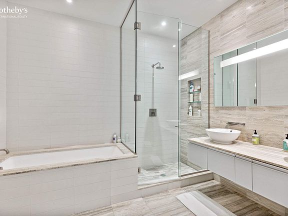 5th image of 322 W 57th St APT 15M
