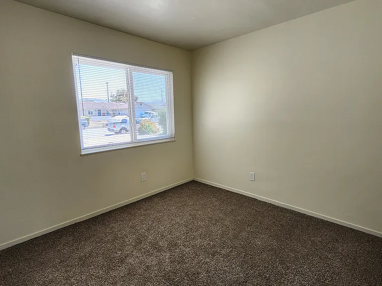 1509 E Oak Ave — Photo 9