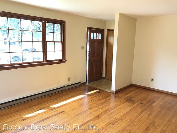 3rd image of 228 N New Ave