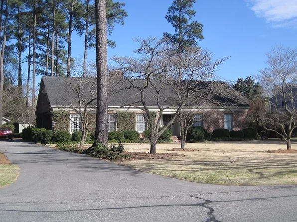 202 Coharie Dr, Clinton, NC 28328