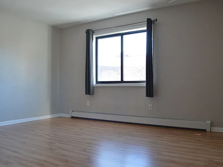 1600 Park Ave — Photo 2