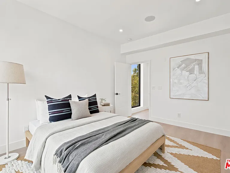1159 N Formosa Ave #4 — Photo 11