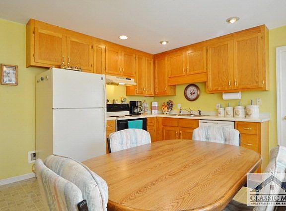 5th image of 178 Freeman Dr