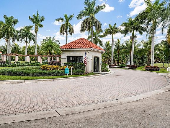 3rd image of 5274 NW 94th Doral Pl