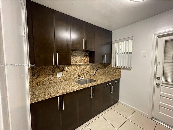 5th image of 532 S Crescent Dr #202