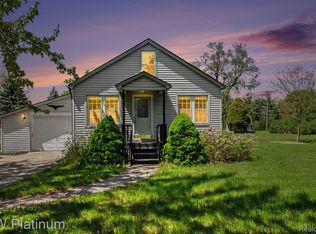 47611 Burton Dr, Shelby Township, MI 48317