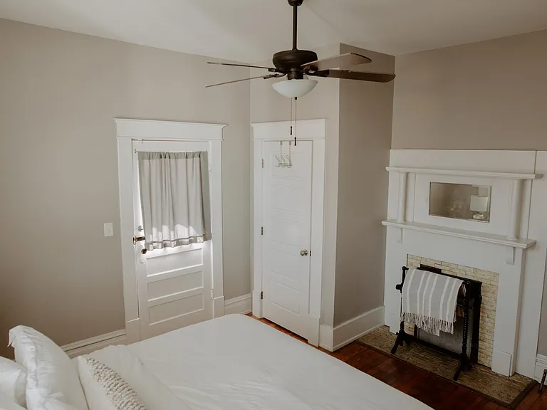 1211 S Lyerly St — Photo 6