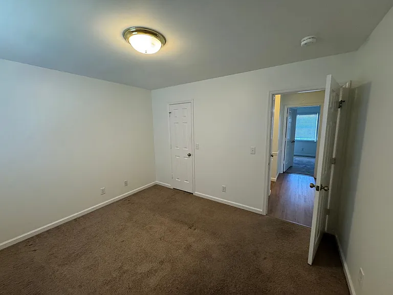 834 Brentwood Point — Photo 12