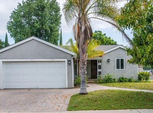 17652 Calvert St, Encino, CA 91316