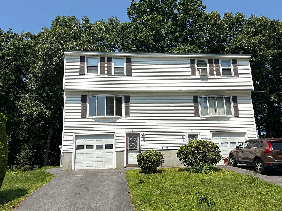 9 Greenhalge St