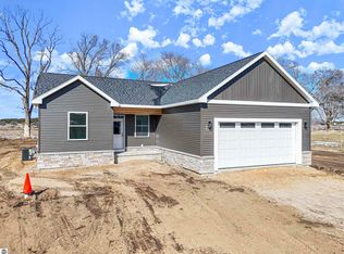 1144 Magnolia Dr, Traverse City, MI 49696