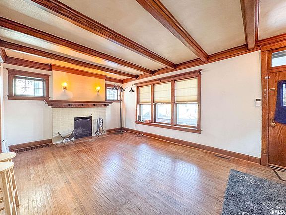 5th image of 1812 W Barker Ave