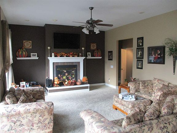 3rd image of 4311 Country Club Ln