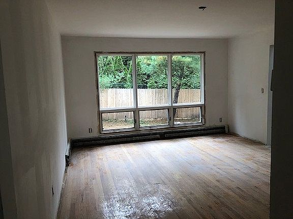 3rd image of 593 Landing Ave