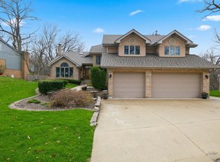 33 W Eureka Dr, Lemont, IL