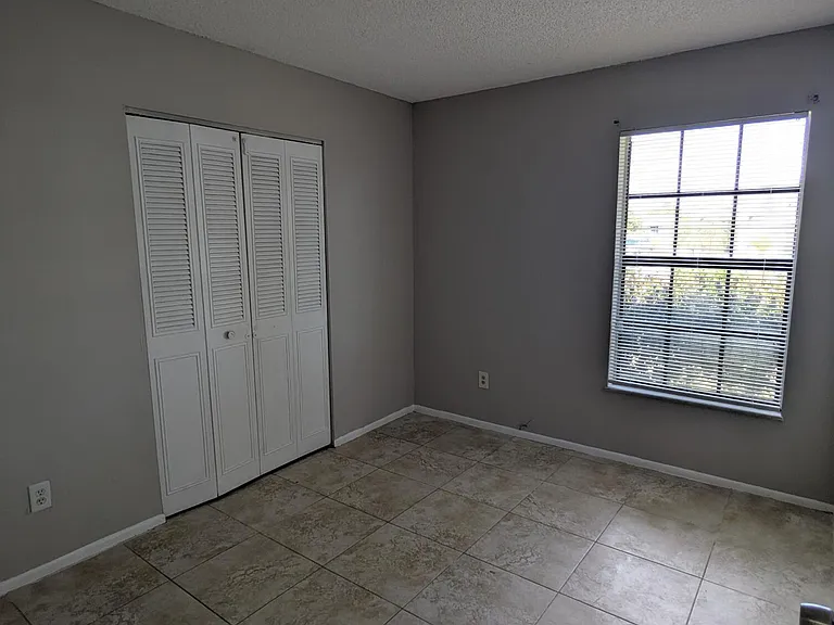 554 SW Lakehurst Dr — Photo 9