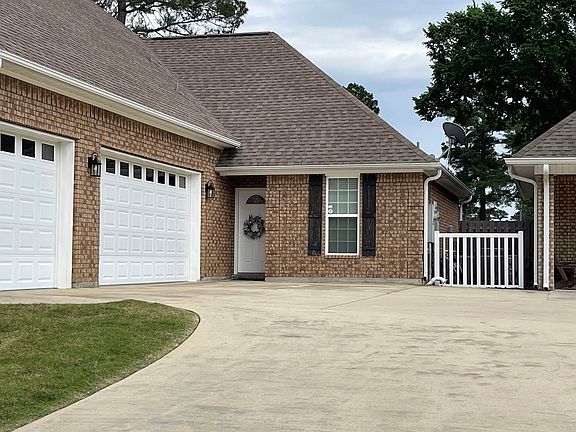 4th image of 476 Augusta Dr