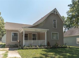 823 N Main St, Ottawa, KS 66067