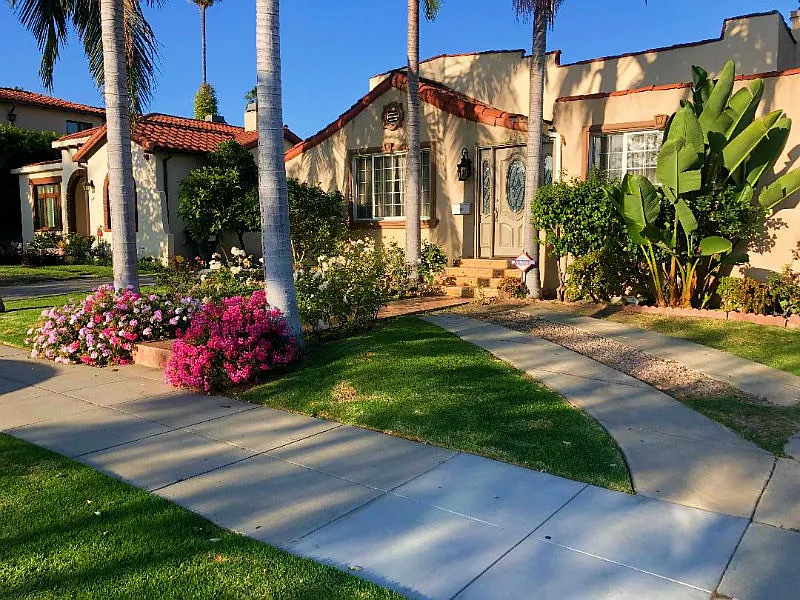 N Hamel Dr, Beverly Hills — Photo 2