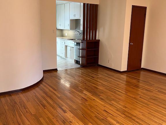2nd image of 1021 18th St APT D