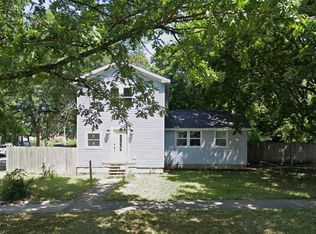 402 E Park St, Champaign, IL 61820