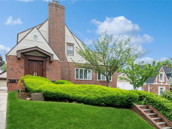 8453 Avon St, Jamaica, NY 11432