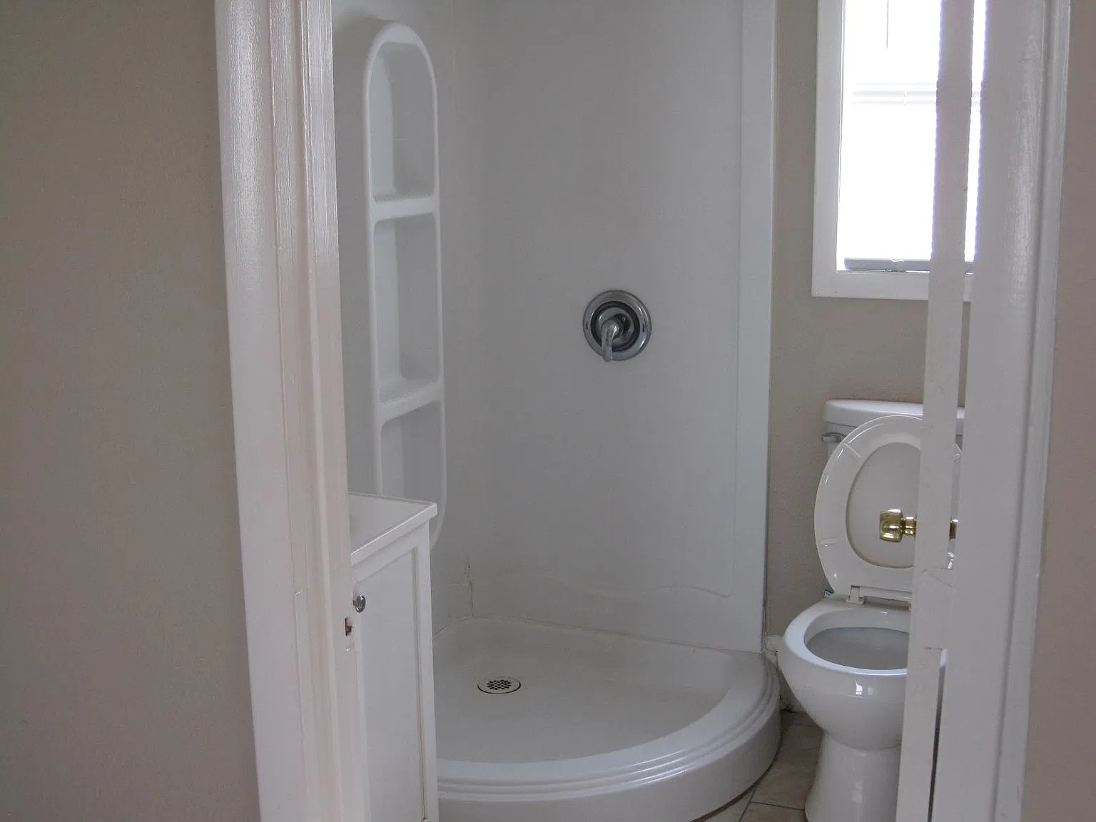 3 bed, 1100 sqft, $2,150 — Photo 4