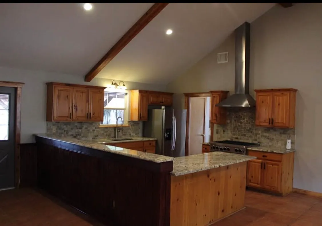 3 bed, 1852 sqft, $2,800 — Photo 2