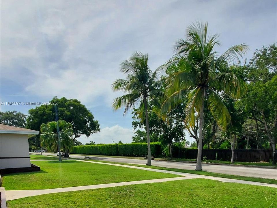 142 NW 21st St, Homestead, FL 33030 | Zillow