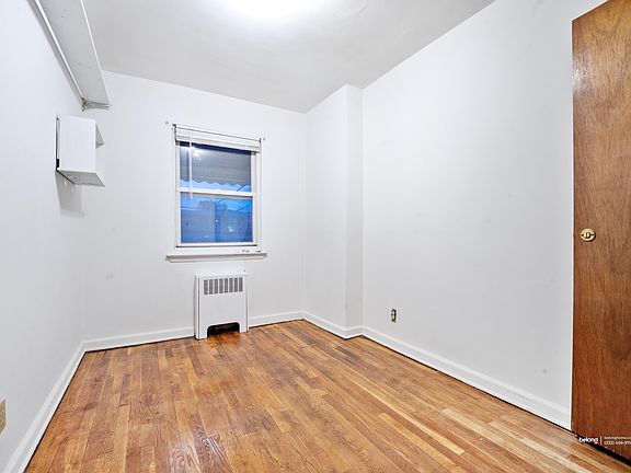 4th image of 3828A Barnes Ave #A
