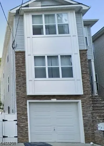 201 Schuyler Ave Photo 1