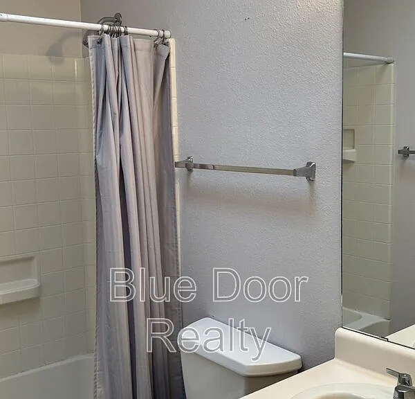 2125 Sierra Ln NE — Photo 17